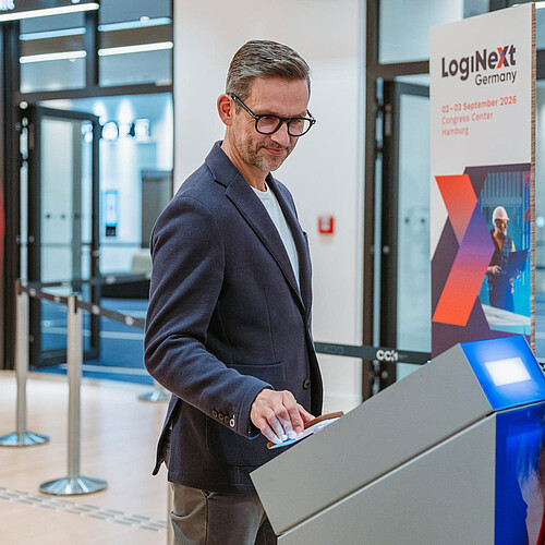 LogiNext Germany 2026 | Visitors at the check-in LogiNext Germany 2026 | Visitors at the check-in
