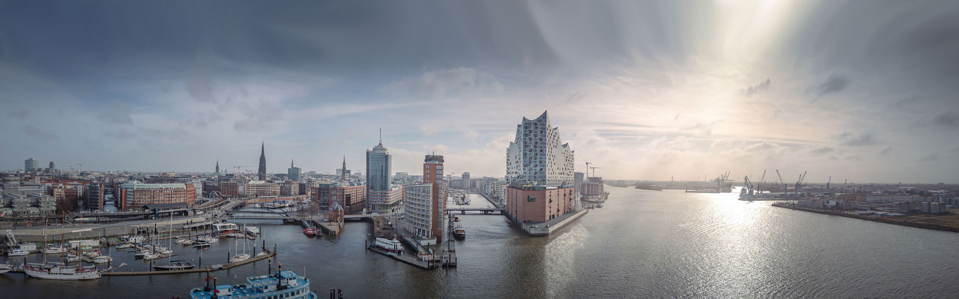 Panoramic view over the city of Hamburg.
